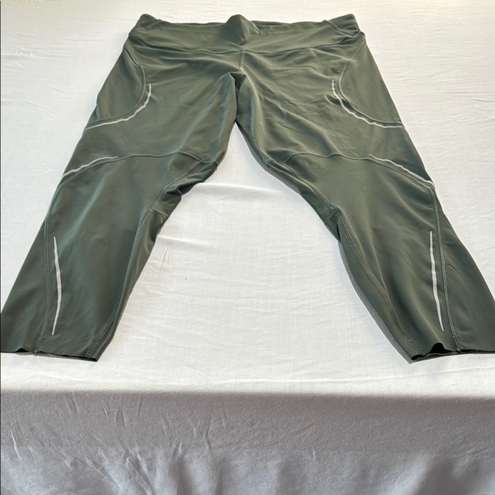 Lululemon green reflective leggings size 14